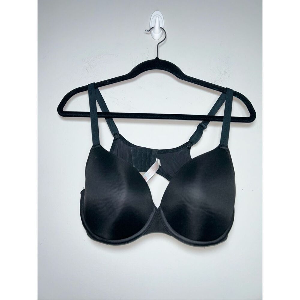 Cacique black lightly lined tee shirt bra size 40C. C25-4